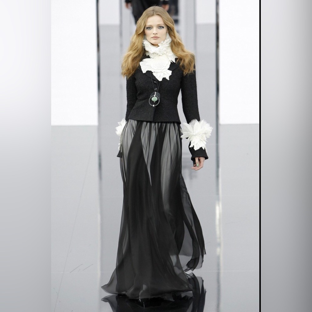 CHANEL 09P Runway Black silk Chiffon pleated flared Maxi skirt Fr 42